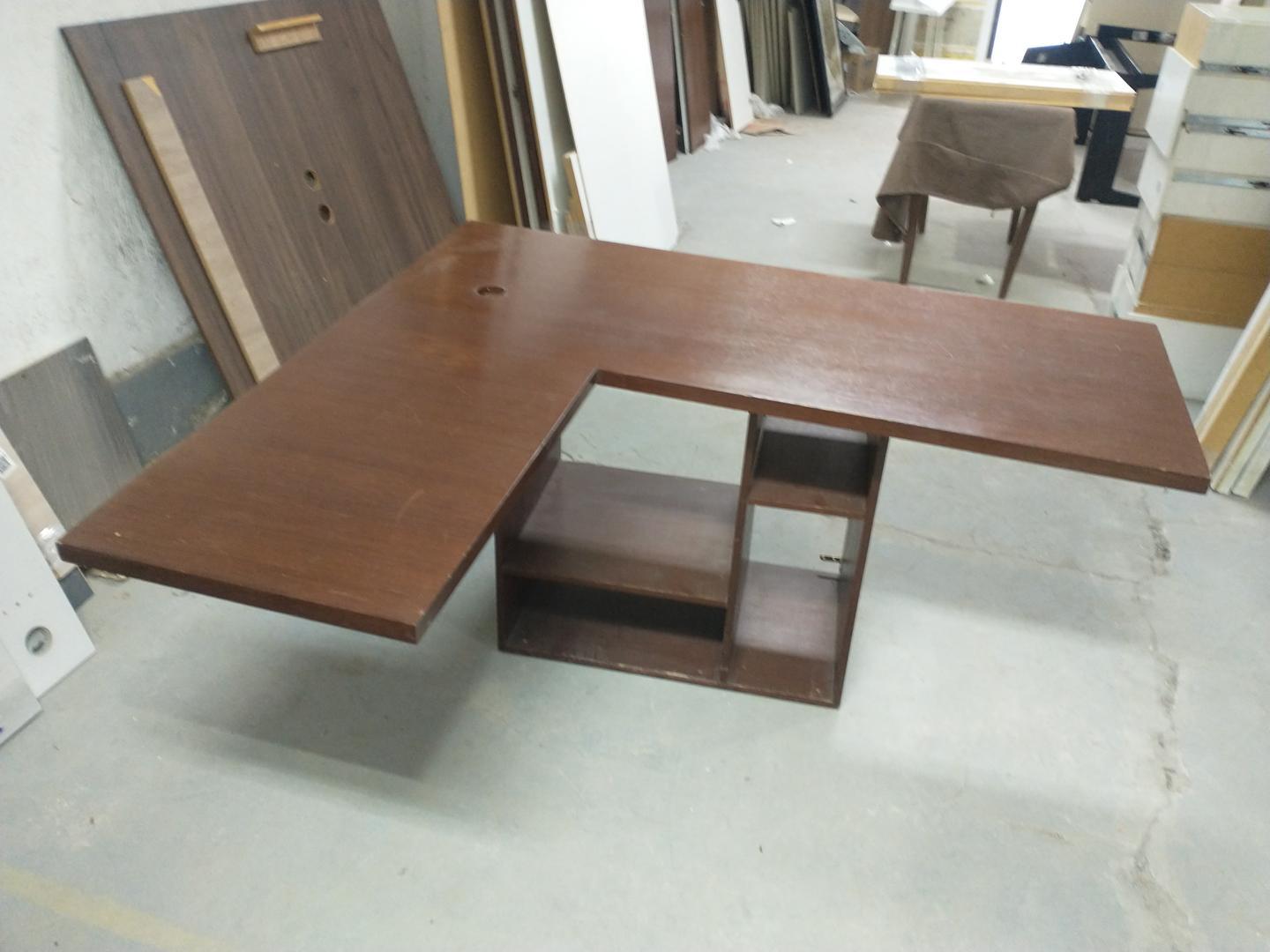 Tampo de mesa de escritório em L em Madeira Marrom 3 cm x 150 cm x 130 cm