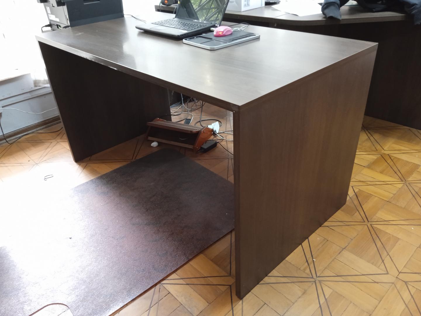 Mesa de Escritório reta em MDF Marrom 75 cm x 140 cm x 75 cm