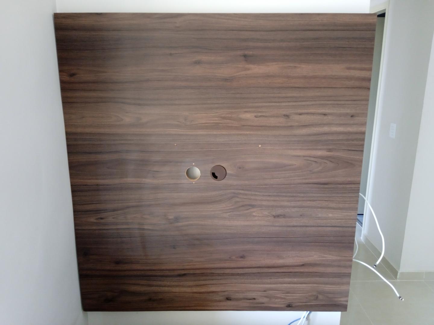 Painel p/ televisão em MDF Marrom 125 cm x 123 cm x 3 cm