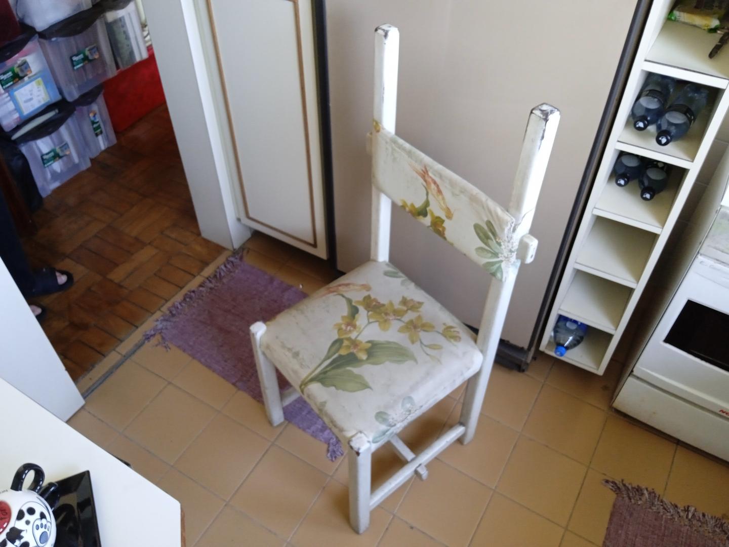 Cadeira fixa estofada s/ braços em Madeira / Estofado Verde 110 cm x 51 cm x 44 cm