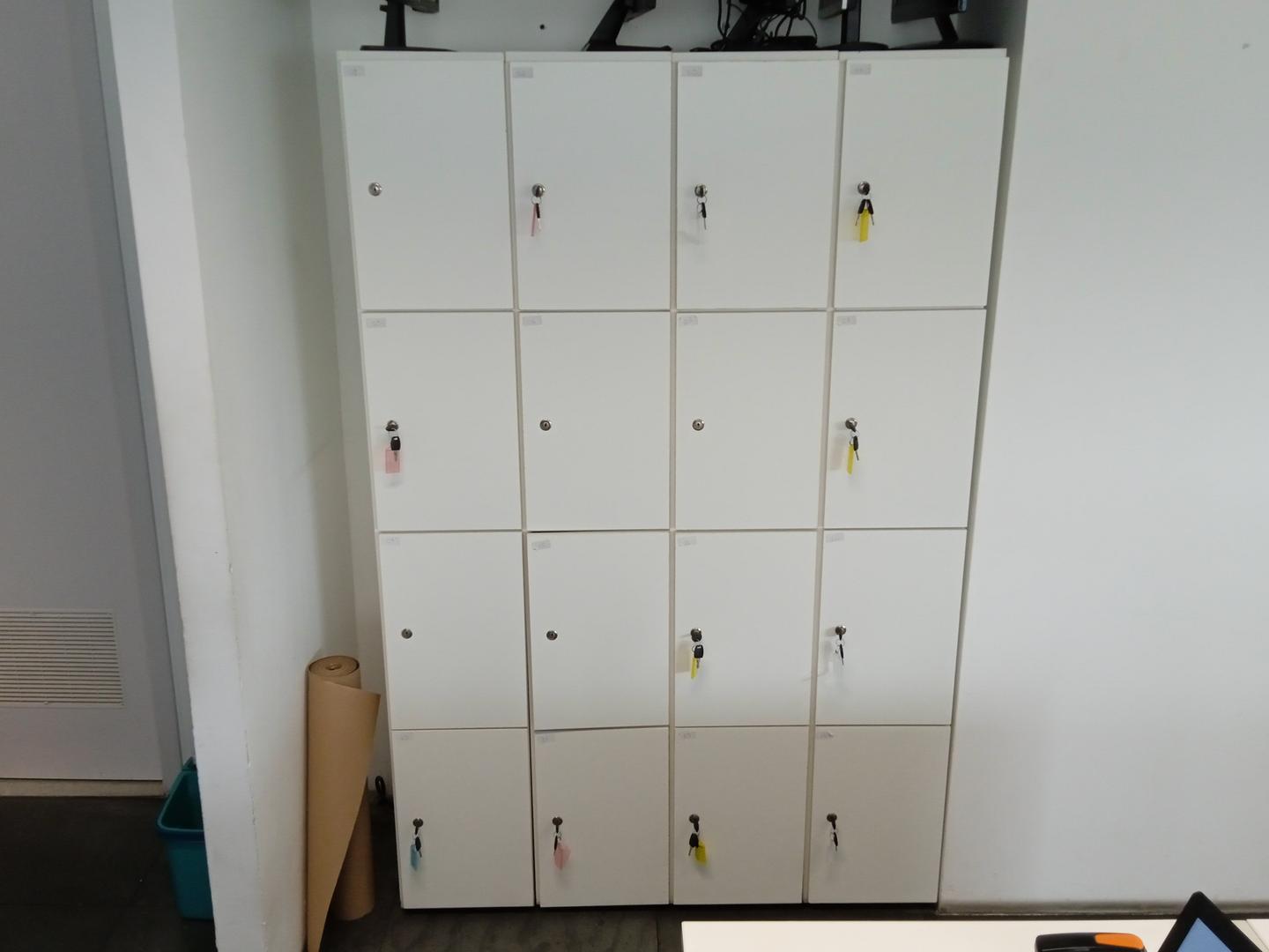 Guarda Volume/Locker c/ 4 portas em MDF Branco 185 cm x 30 cm x 48 cm