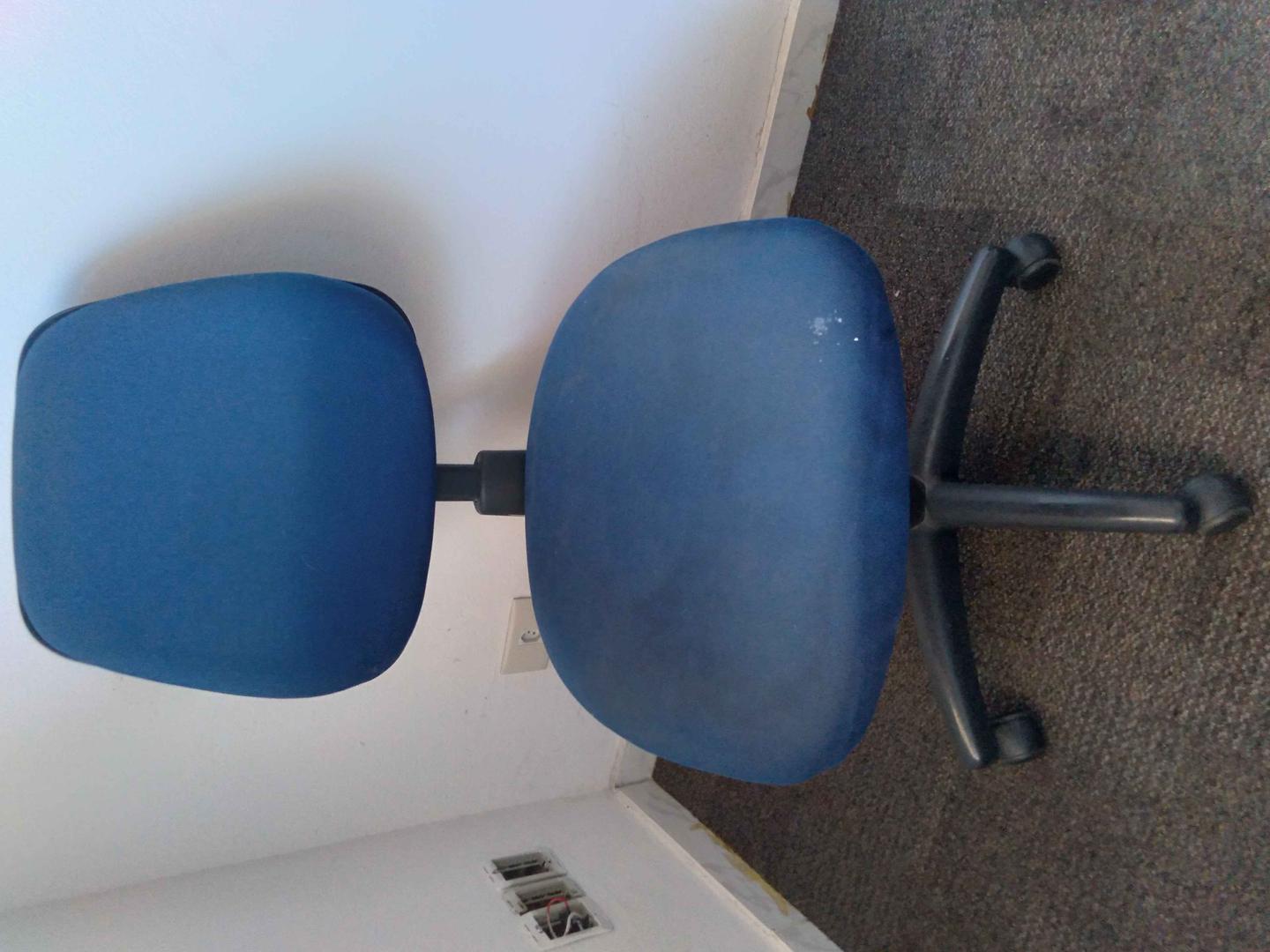 Cadeira de Escritório s/ Braço / Rodinhas Azul