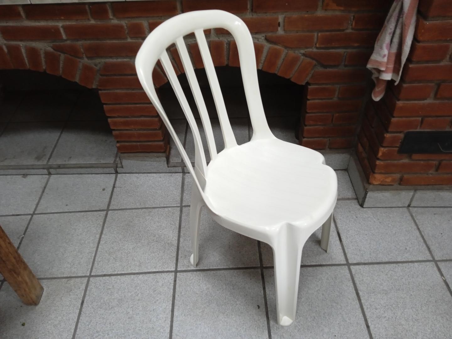 Cadeira fixa s/ braços em Plástico Branco 78 cm x 55 cm x 48 cm