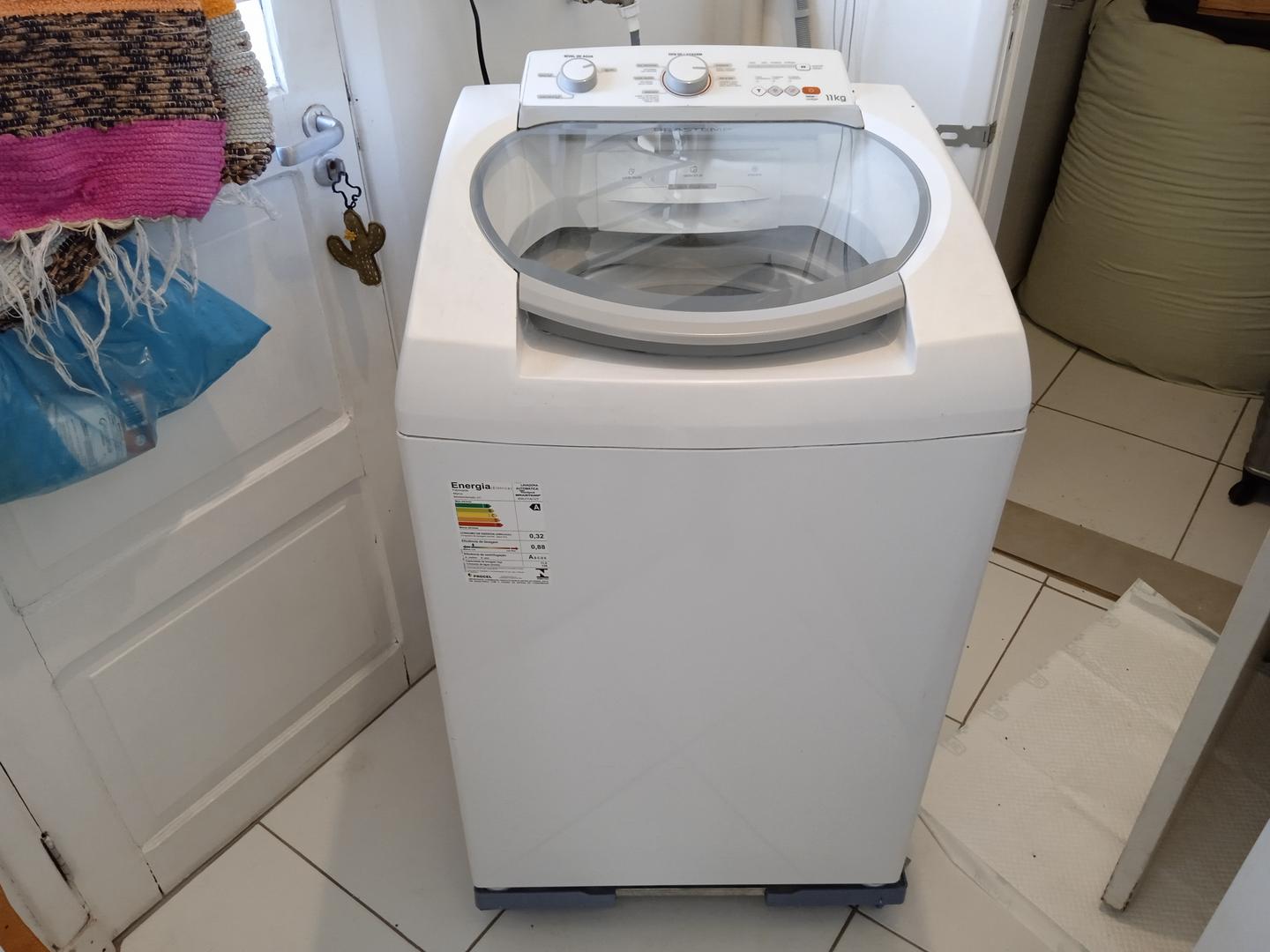 Máquina de lavar roupas Brastemp BWJ11ABANA00 em Aço / Plástico Branco