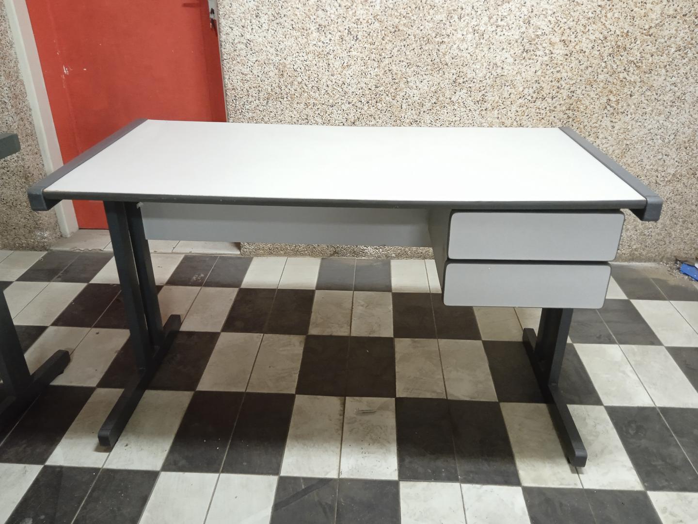 Mesa de Escritório c/ 2 gavetas em MDF Cinza 75 cm x 127 cm x 60 cm