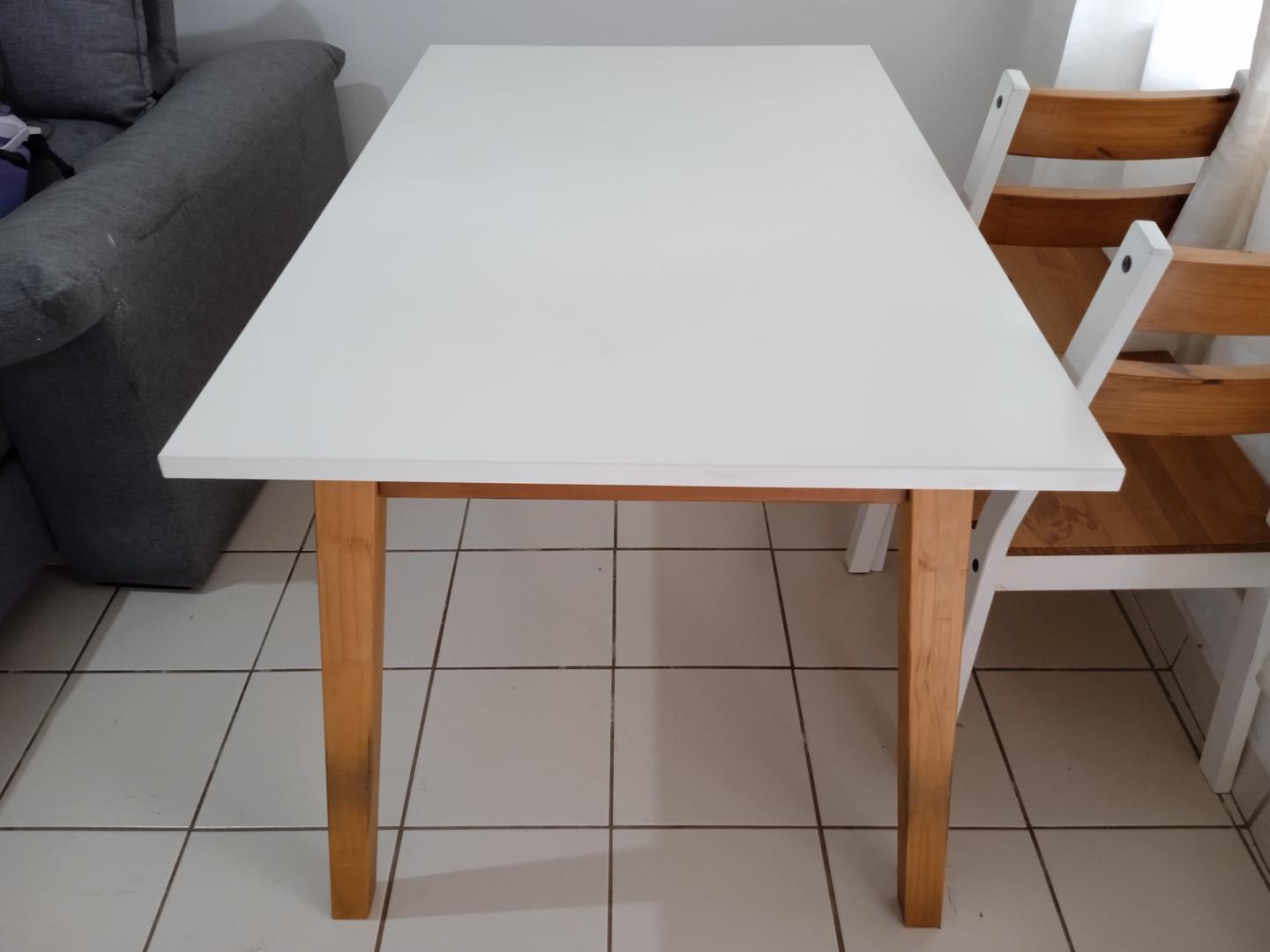 Mesa de jantar s/ cadeiras em MDF / Madeira Marrom 76 cm x 85 cm x 137 cm