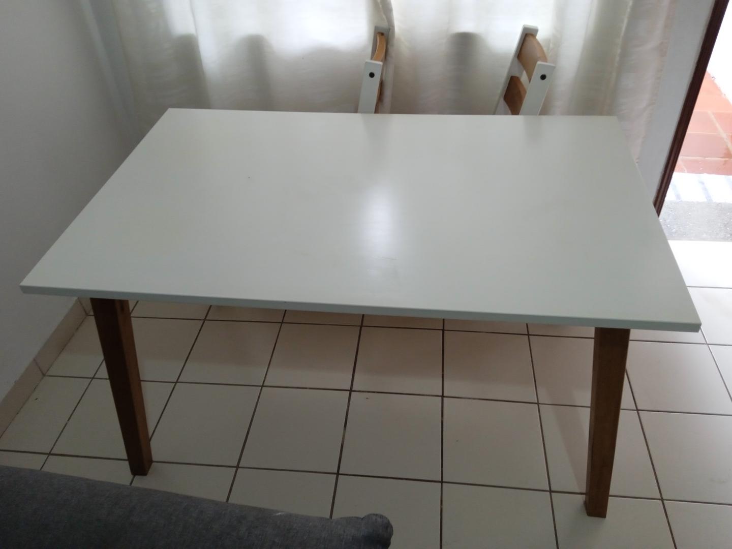 Mesa de jantar s/ cadeiras em MDF / Madeira Marrom 76 cm x 85 cm x 137 cm