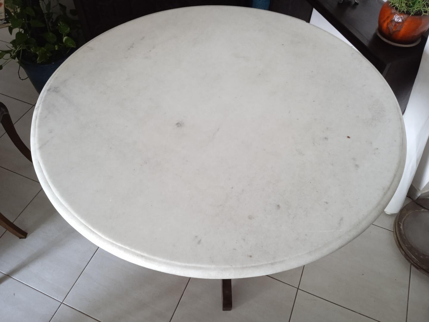 Mesa de jantar redonda em Madeira / Mármore Cinza 80 cm x 110 cm x 110 cm