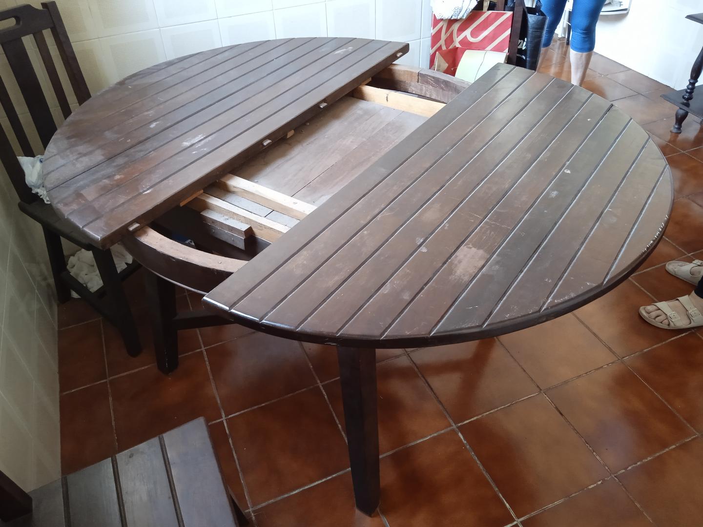 Mesa de jantar extensível redonda em Madeira Marrom 80 cm x 120 cm x 120 cm