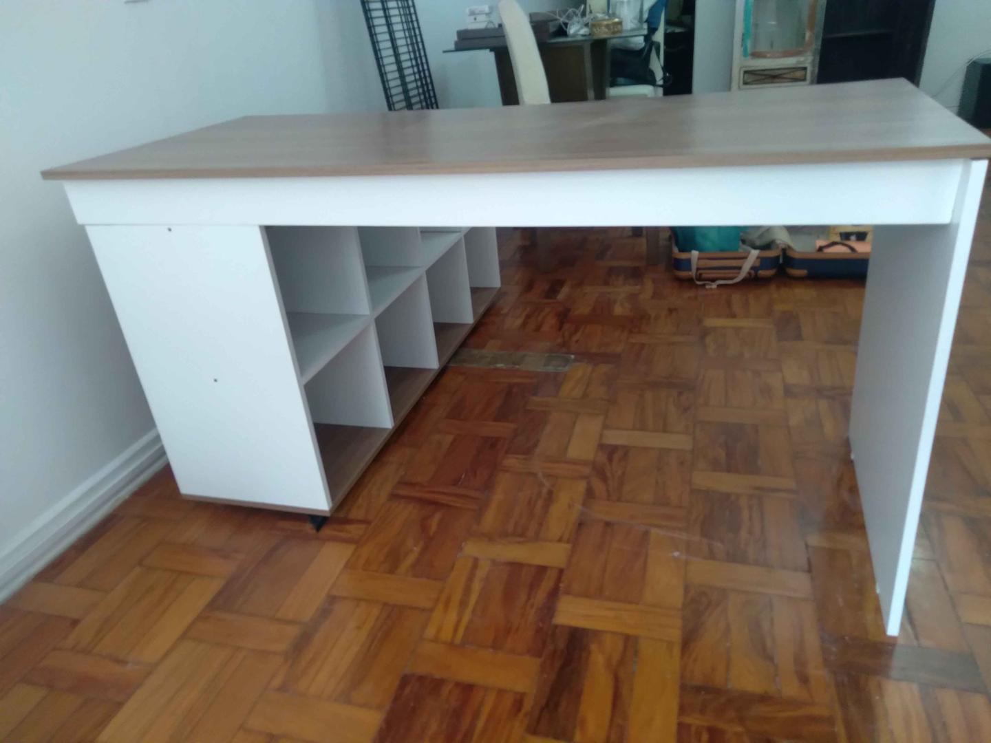 Mesa de Escritório em L c/ 8 nichos  em MDF Branco 75 cm x 140 cm x 135 cm