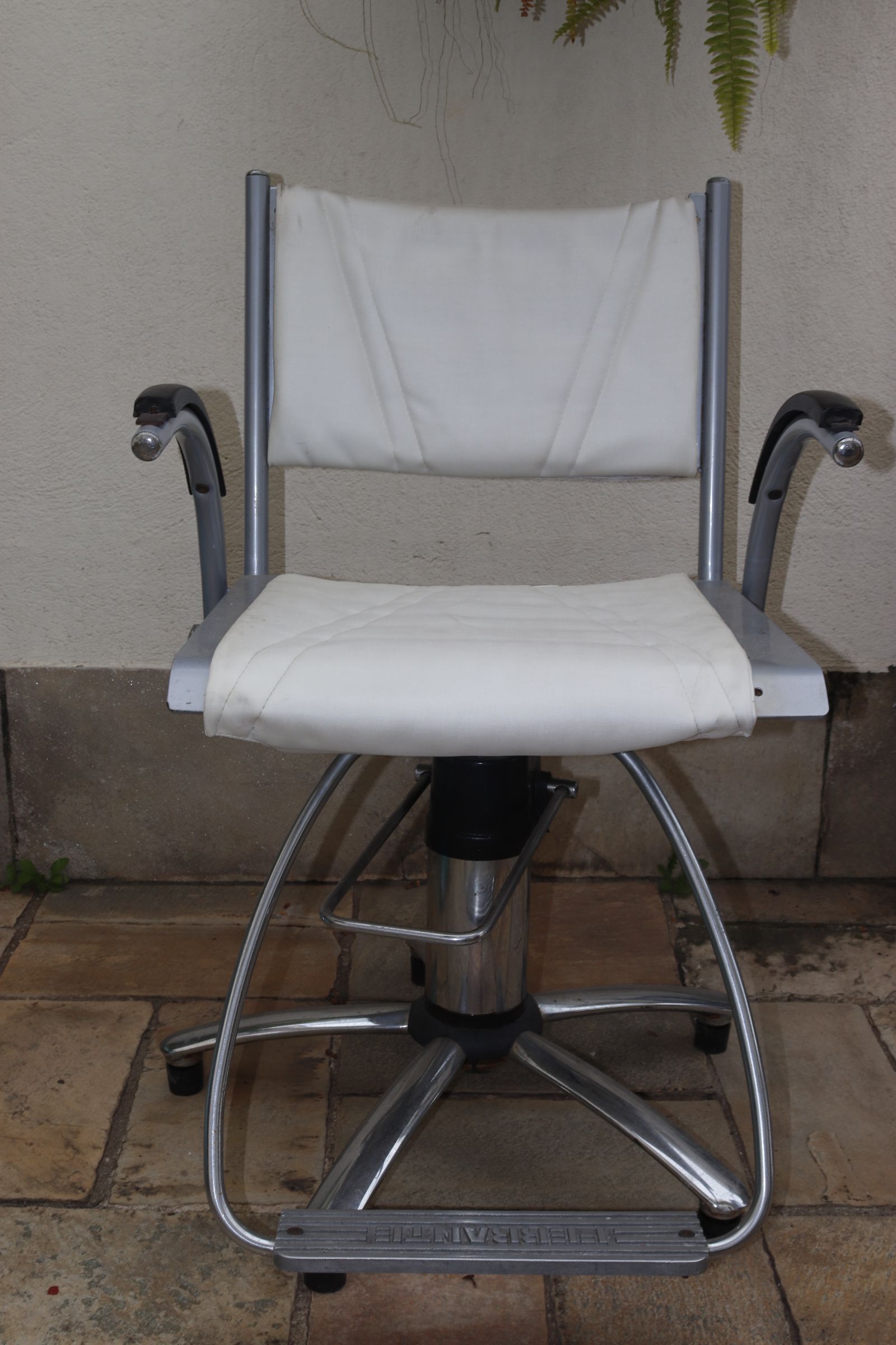 Cadeira barbeiro reclinavel ferrante