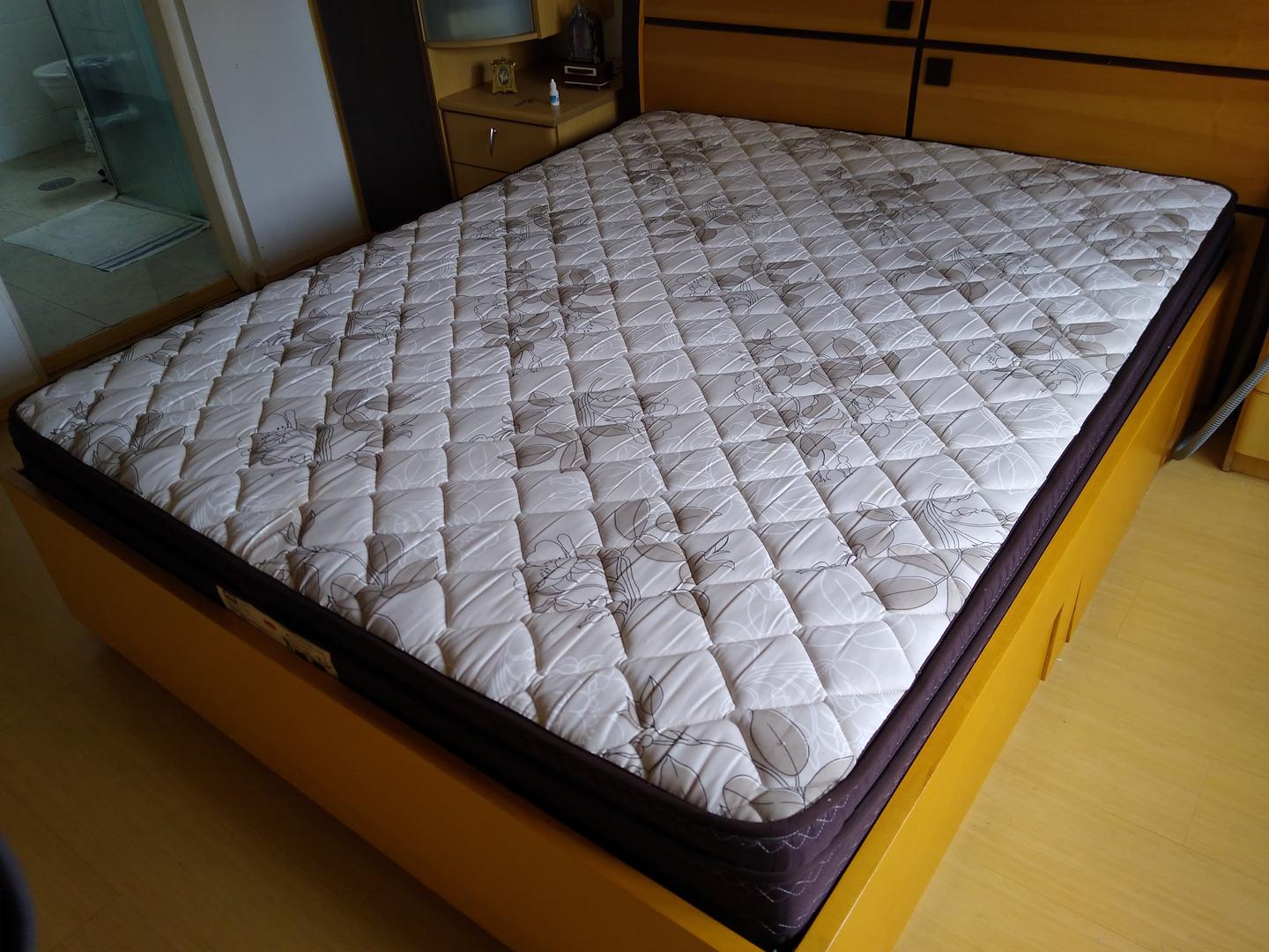 Colchão Queen Pikolin s/ cama em Espuma / Tecido Bege 24 cm x 158 cm x 198 cm