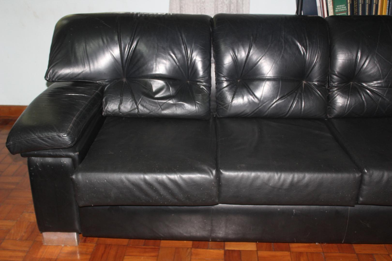 Sofa c/ 3 Lugares em Couro / Estofado Preto 85 cm x 220 cm x 87 cm