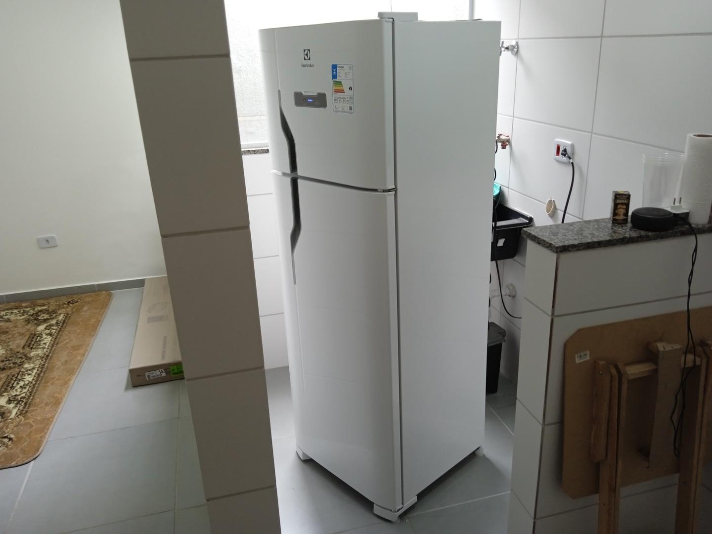 Geladeira Electrolux TF39 em Aço Branco 172 cm x 60 cm x 57 cm