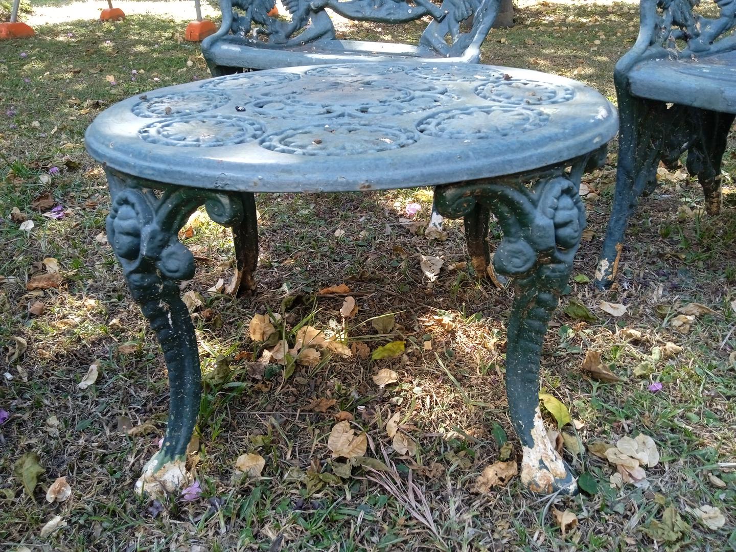 Mesa de apoio redonda/Jardim em Aço Cinza 38 cm x 59 cm x 45 cm