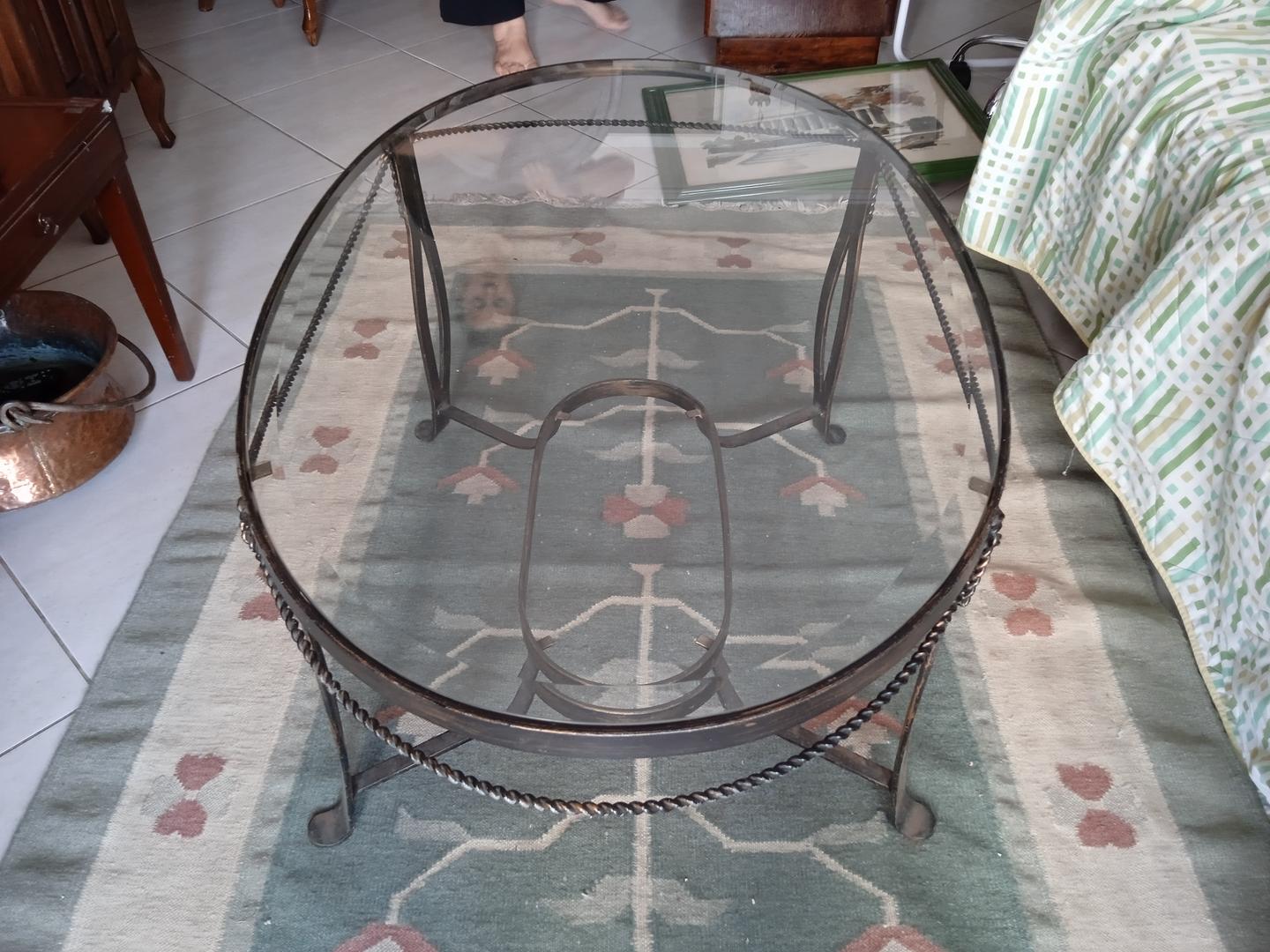 Mesa de Centro oval em Aço / Vidro Marrom 46 cm x 100 cm x 63 cm