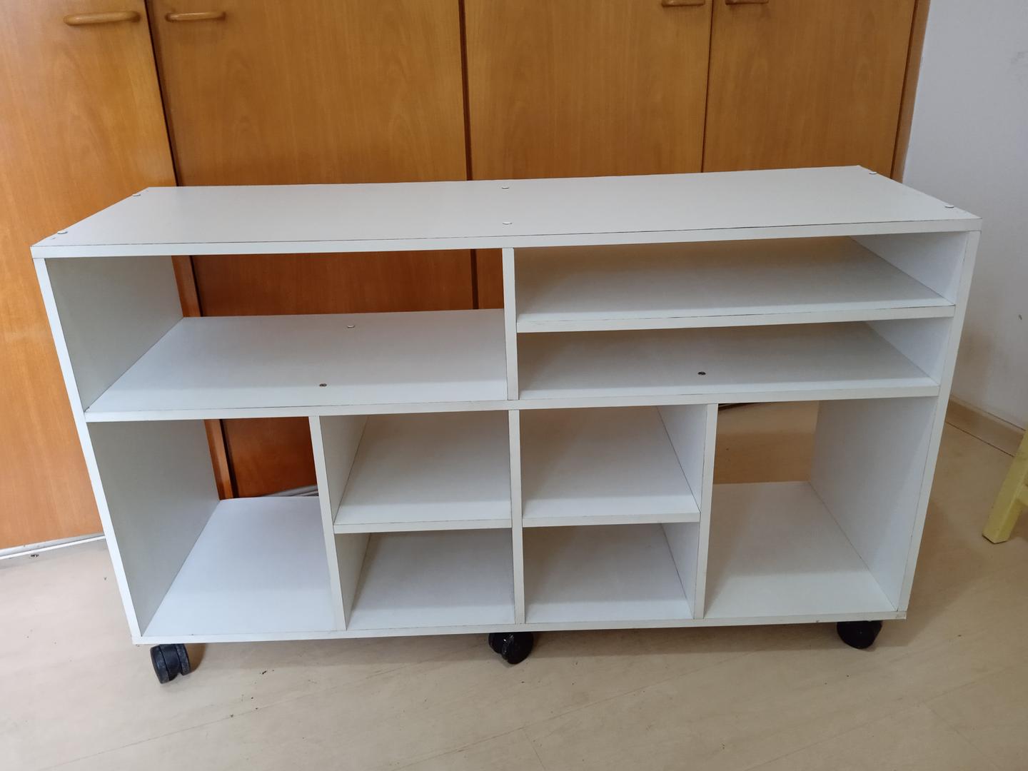 Rack Baixo c/ 9 nichos e rodas em MDF Branco 70 cm x 120 cm x 40 cm