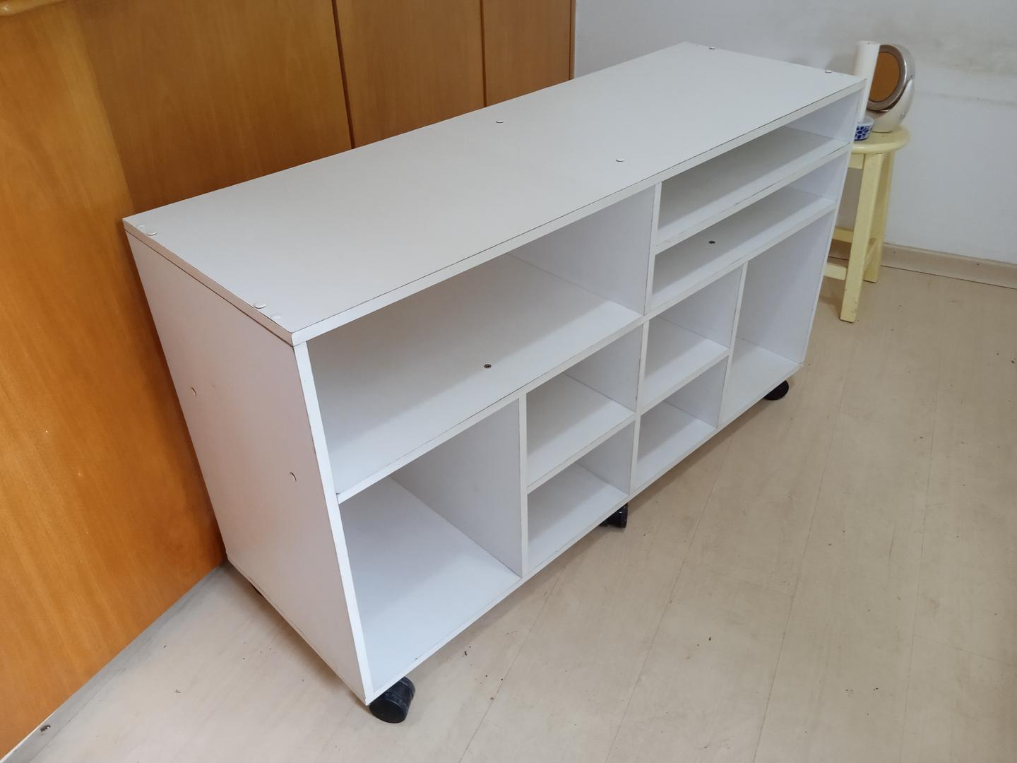 Rack Baixo c/ 9 nichos e rodas em MDF Branco 70 cm x 120 cm x 40 cm