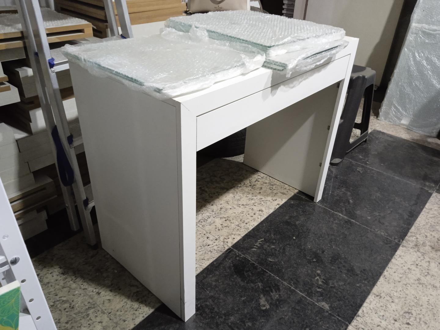 Mesa de escritório c/ 1 gaveta em MDF Branco 73 cm x 90 cm x 47 cm