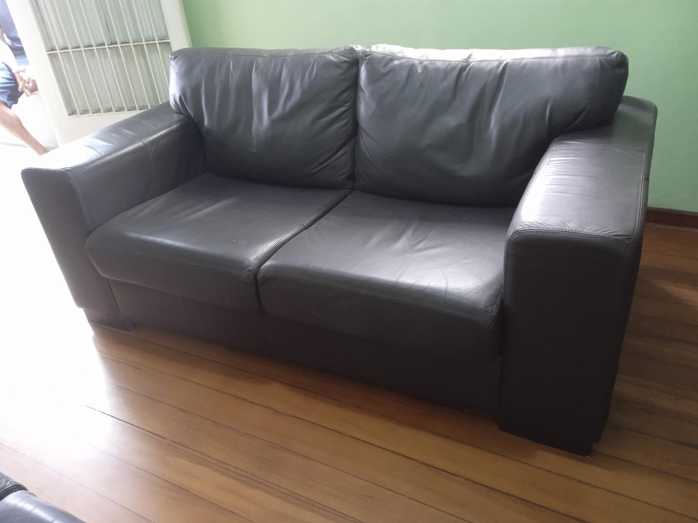 Sofa c/ 2 lugares em Couro Ecológico / Tecido Preto 80 cm x 170 cm x 95 cm