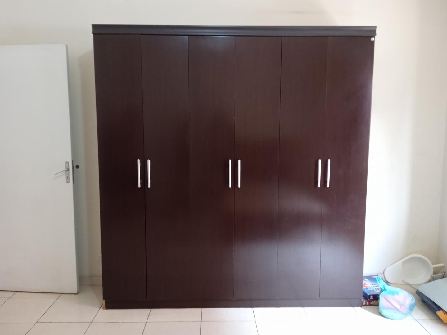 Guarda roupas c/ 6 portas em MDF Marrom 218 cm x 208 cm x 50 cm