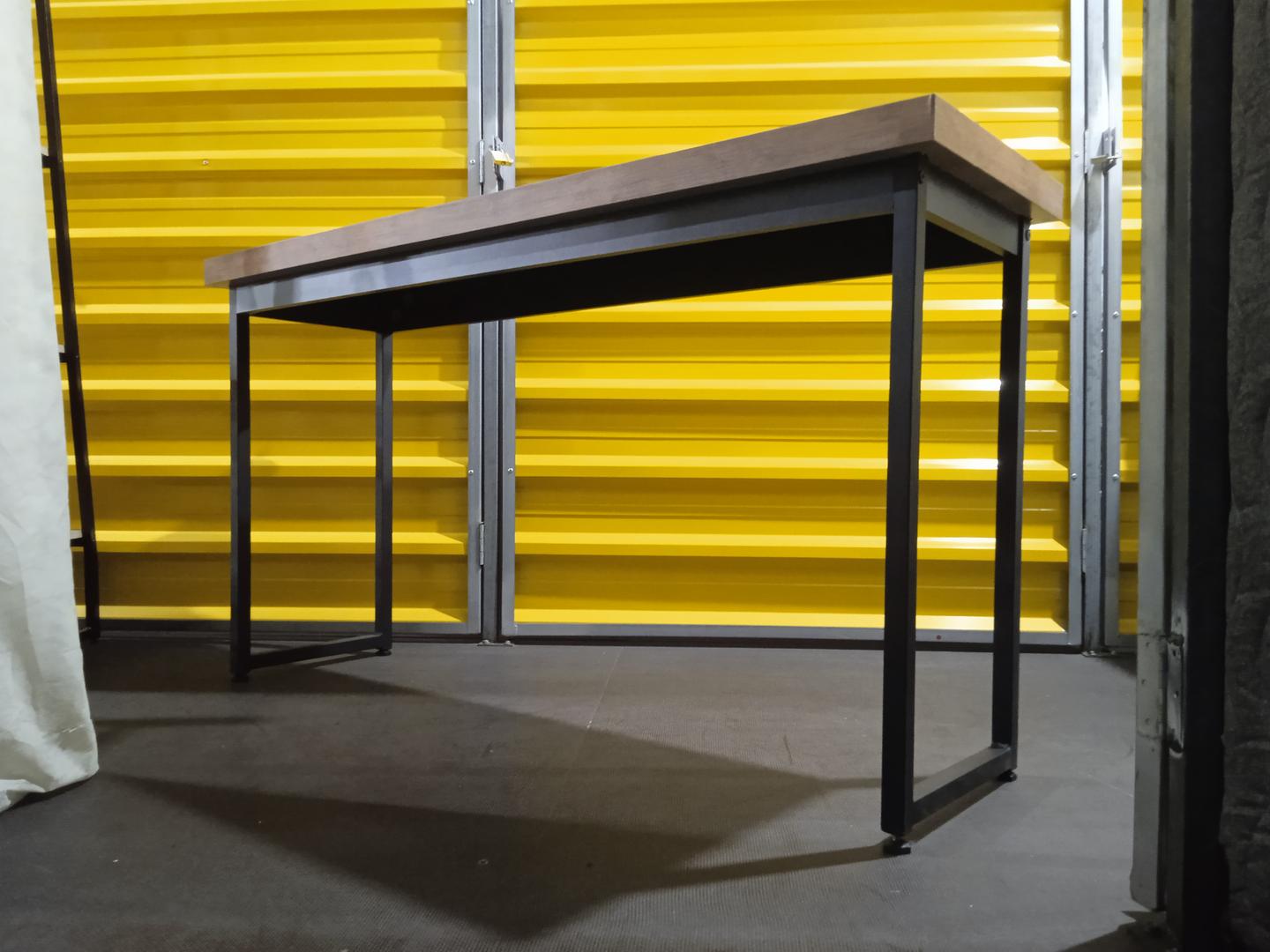 Mesa de escritório industrial em Aço / MDF Marrom 76 cm x 136 cm x 40 cm