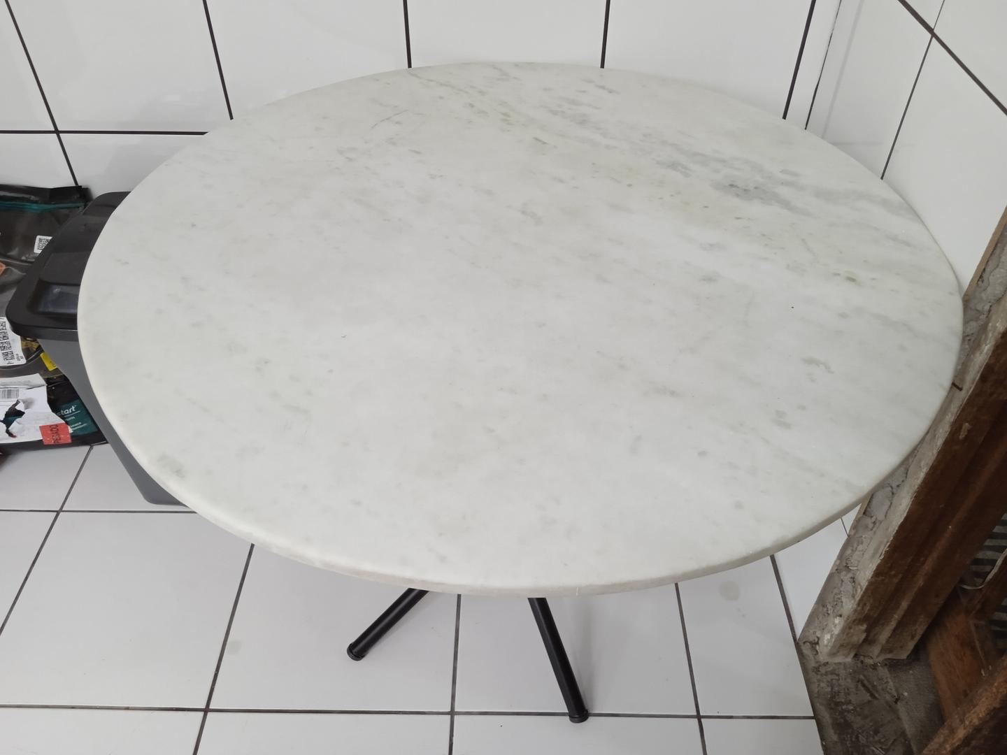 Mesa de jantar redonda em Aço / Mármore Branco 78 cm x 100 cm x 100 cm