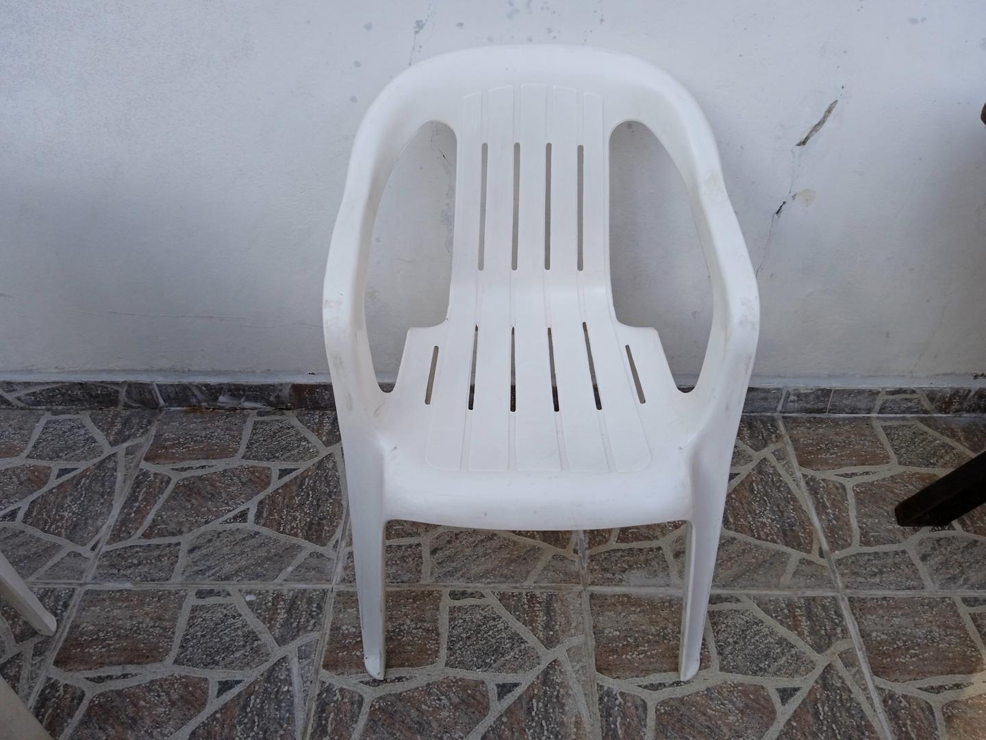 Cadeira fixa c/ braços/ Jardim em Plástico Branco 78 cm x 54 cm x 56 cm