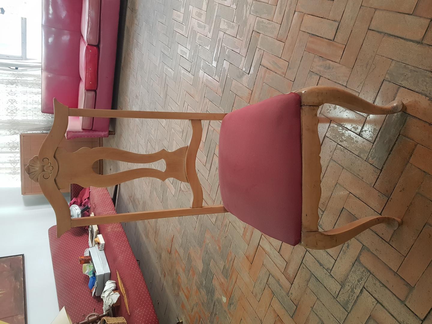 Cadeira de Jantar estofada s/ braços  em Madeira / Estofado Vermelho