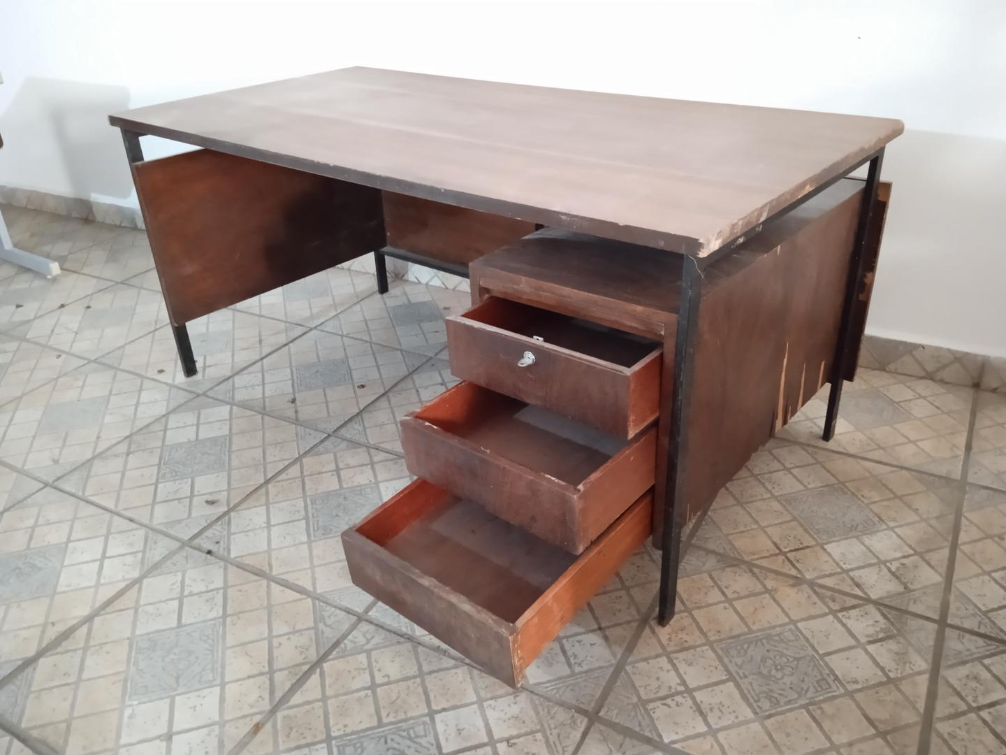 Mesa de Escritório c/ 3 gavetas em Aço / Madeira Marrom 73 cm x 160 cm x 80 cm