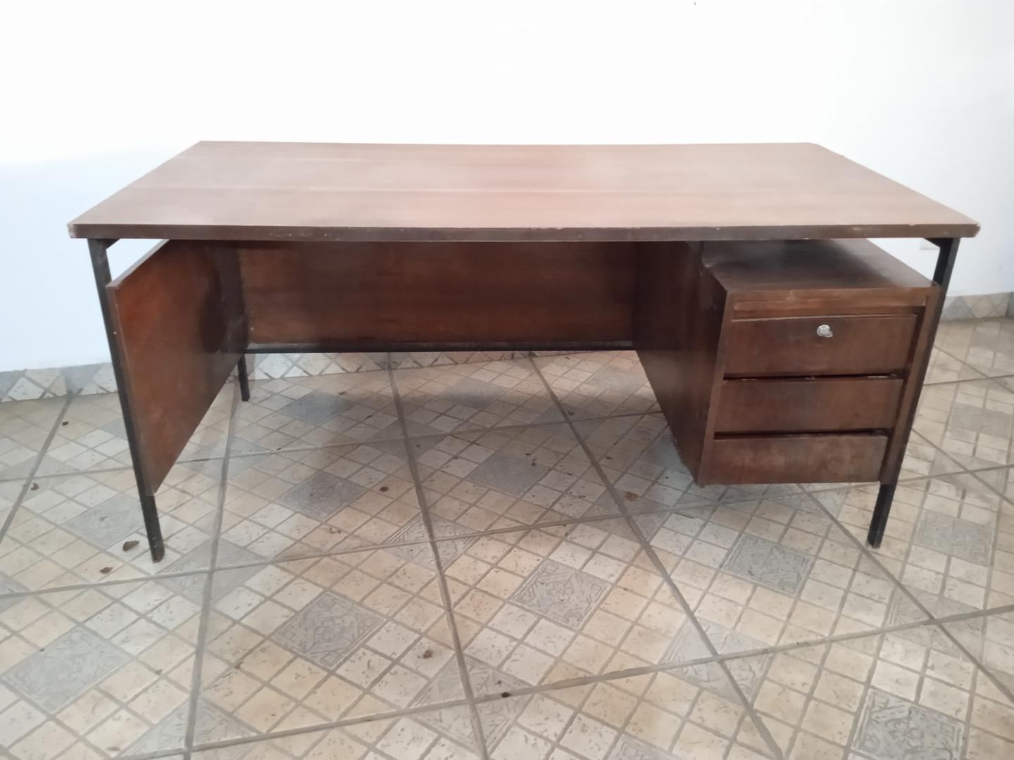 Mesa de Escritório c/ 3 gavetas em Aço / Madeira Marrom 73 cm x 160 cm x 80 cm