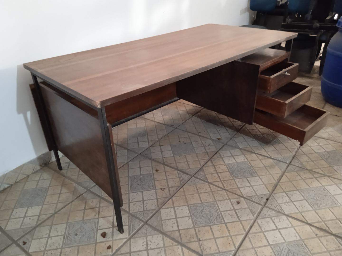 Mesa de Escritório c/ 3 gavetas em Aço / Madeira Marrom 73 cm x 160 cm x 80 cm