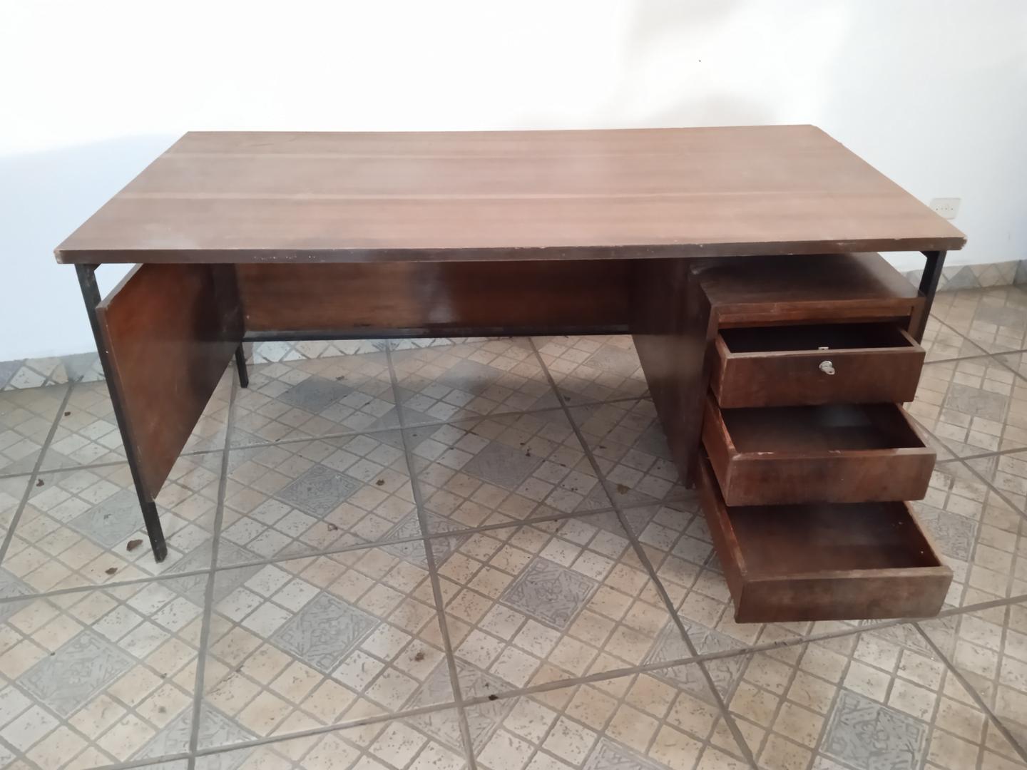 Mesa de Escritório c/ 3 gavetas em Aço / Madeira Marrom 73 cm x 160 cm x 80 cm