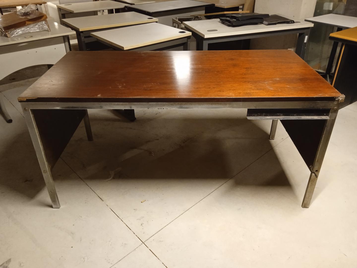 Mesa de Escritório em MDF / Aço Marrom 77 cm x 160 cm x 80 cm