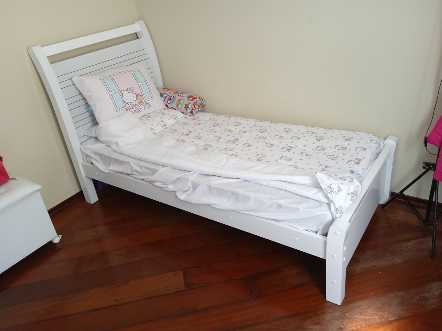 Cama de solteiro s/ colchão em Madeira Branco 120 cm x 100 cm x 200 cm