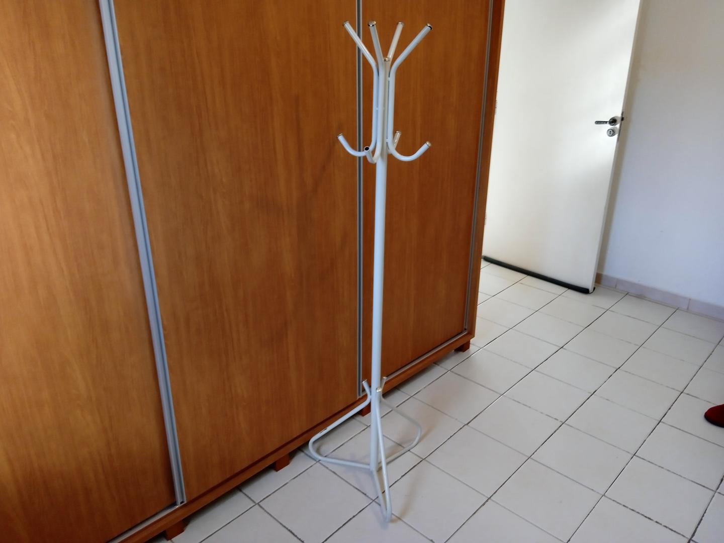 Cabideiro em Aço Branco 160 cm x 48 cm x 48 cm