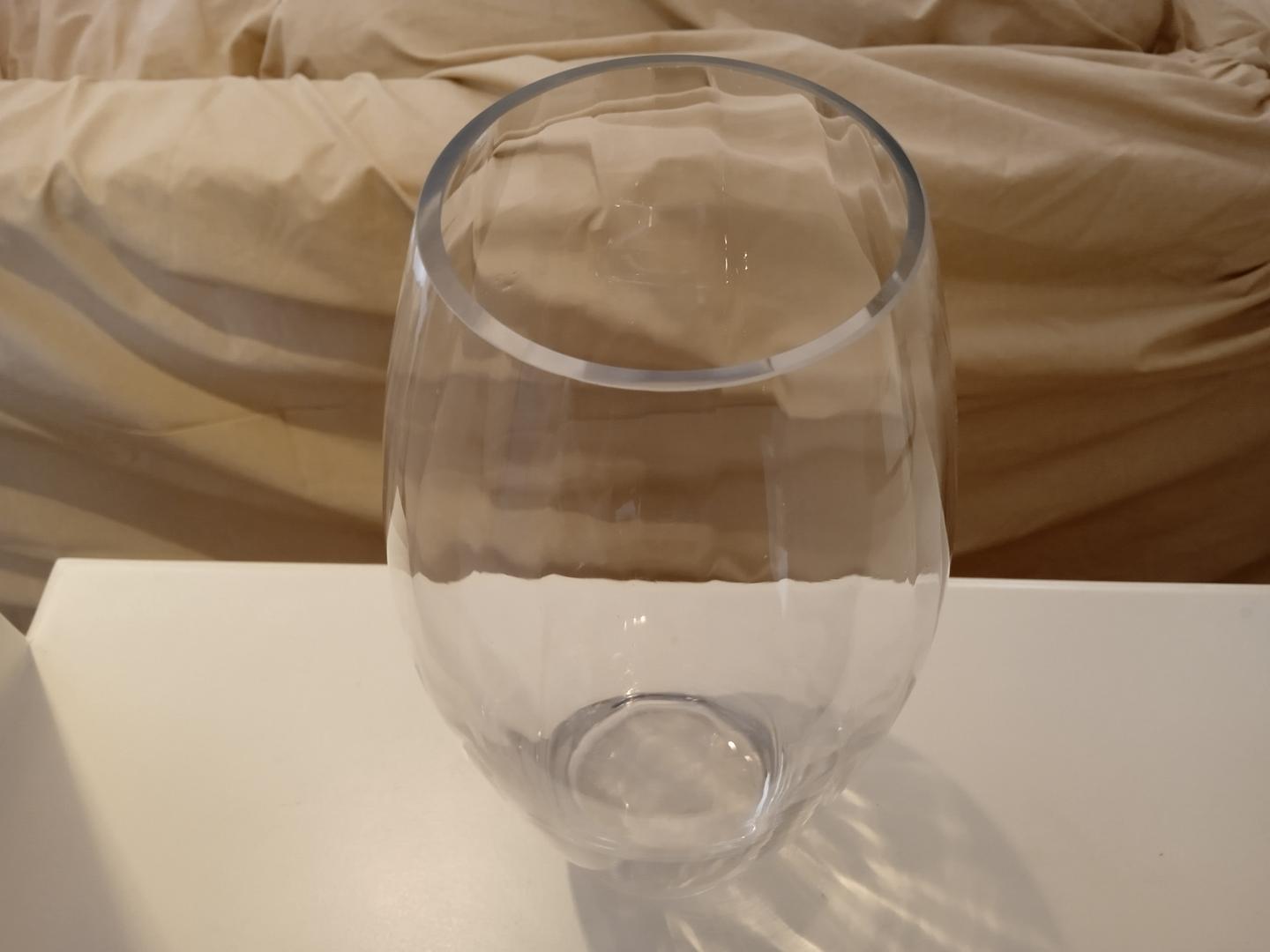 Vaso Ondulado em Vidro Transparente 28 cm x 15 cm x 15 cm