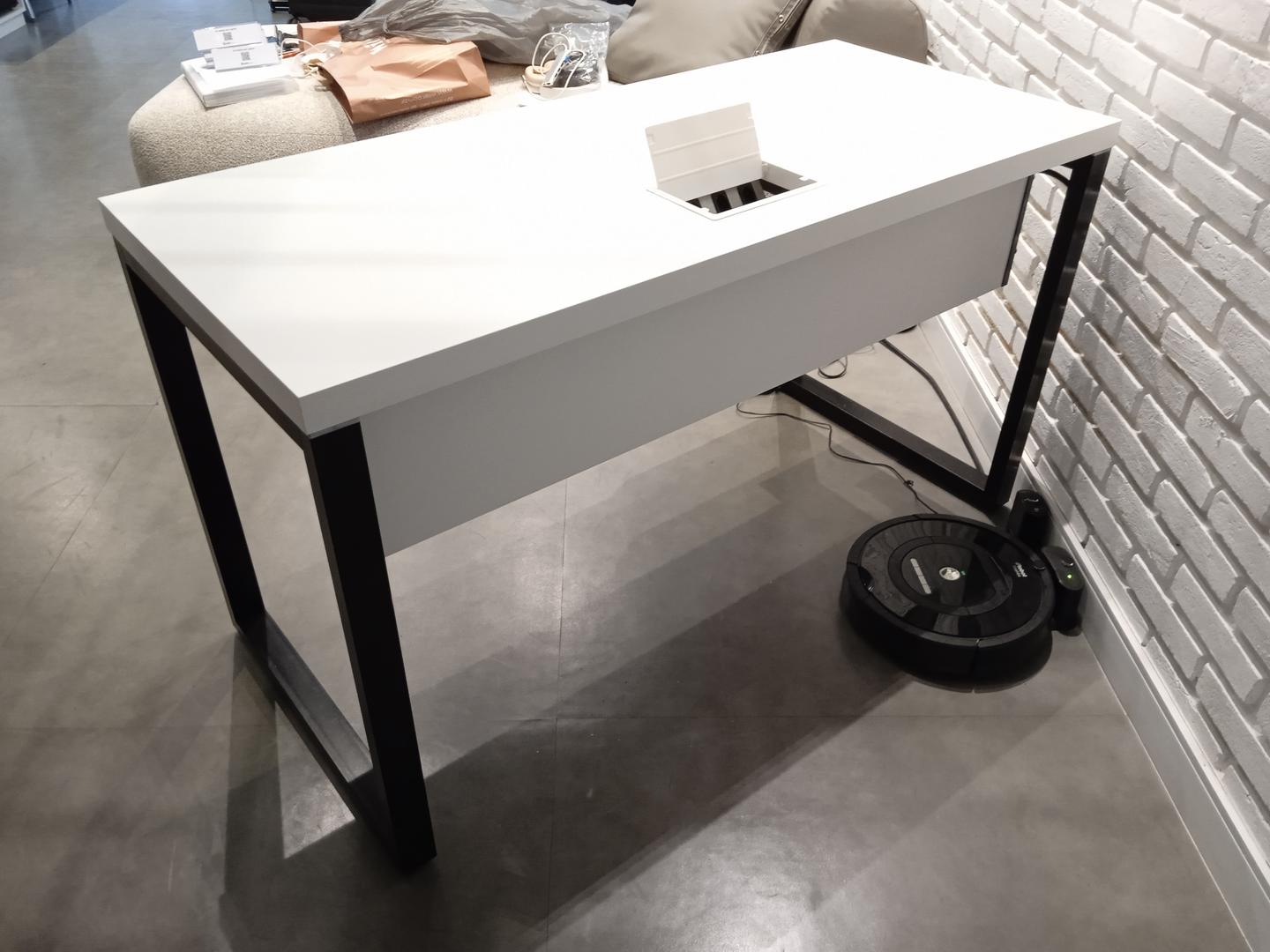 Mesa de Escritório c/ 1 gaveta Marzo móveis em Aço / MDF Branco 76 cm x 135 cm x 60 cm