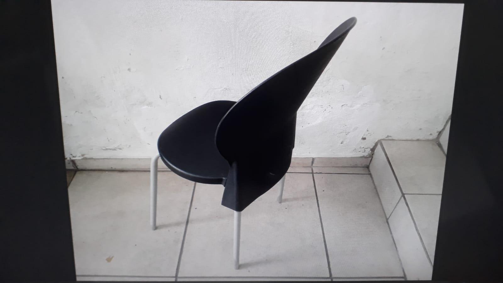 Cadeira fixa s/ braços Luna em Plástico / Aço Preto 88 cm x 43 cm x 47 cm