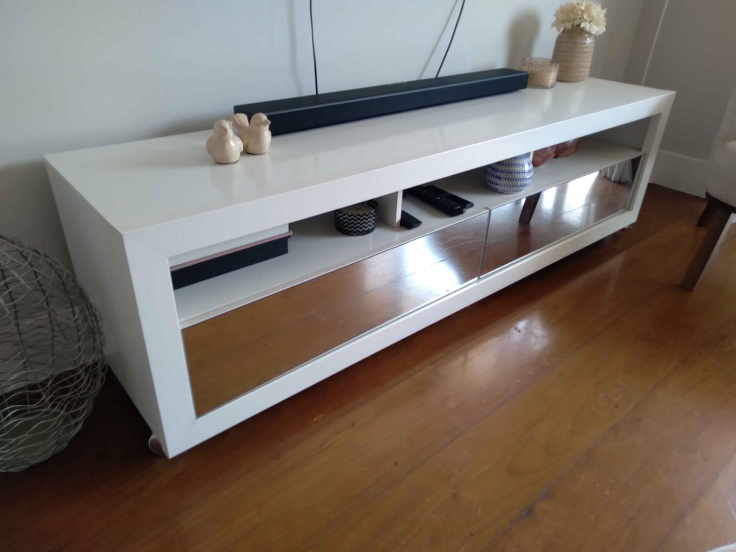 Rack c/ 2 gavetas espelhadas/rodas  Tok&Stok em MDF / Vidro Branco