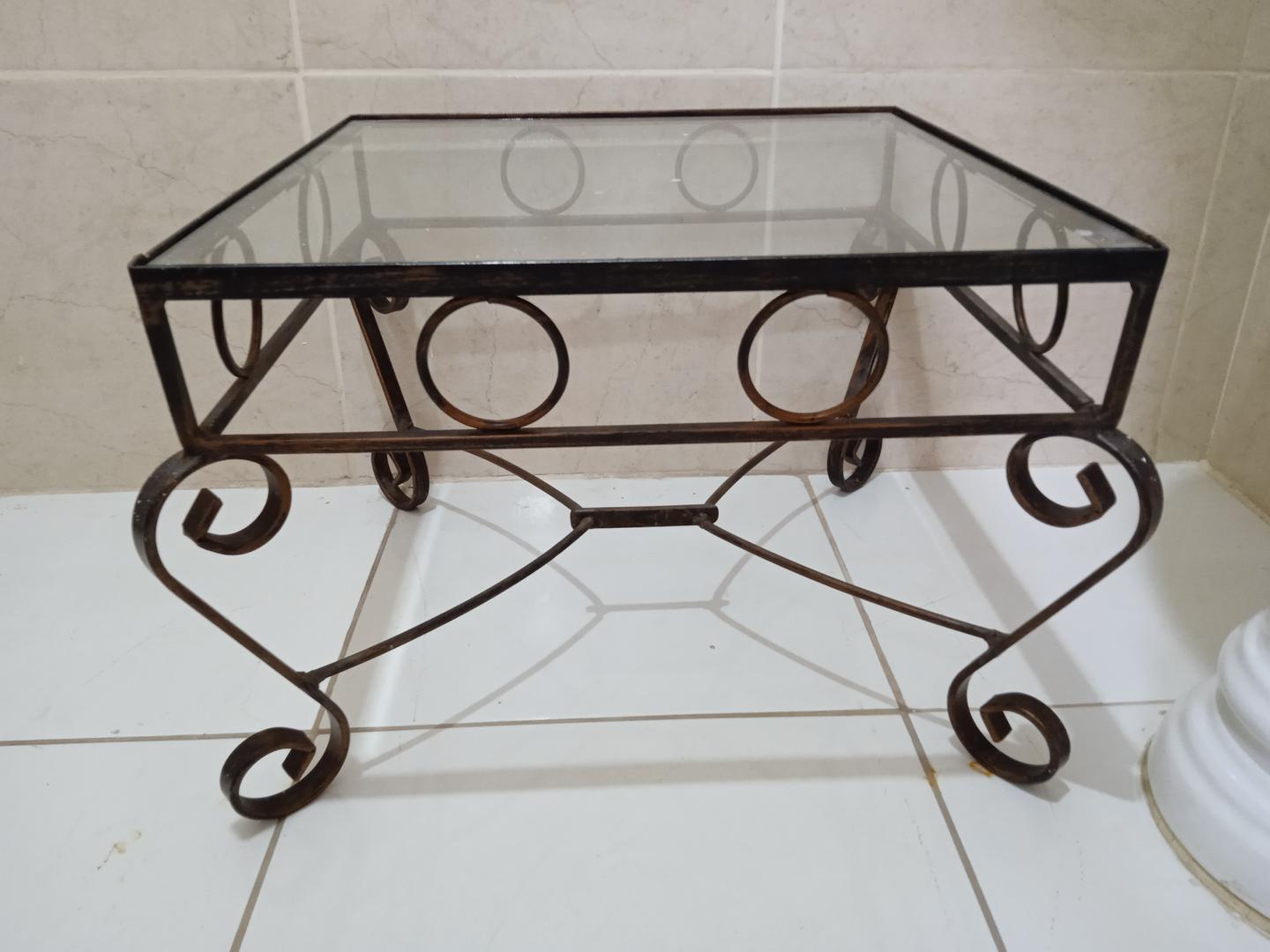 Mesa lateral em Aço / Vidro Cinza 40 cm x 57 cm x 57 cm