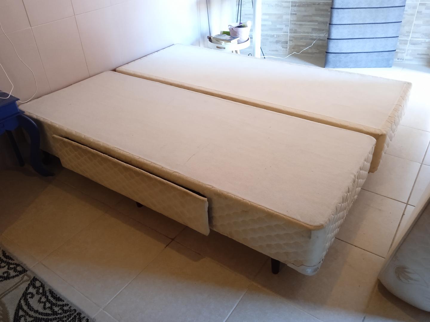 Cama box Queen c/ gavetas bipartida em Tecido / Madeira Bege 34 cm x 198 cm x 158 cm