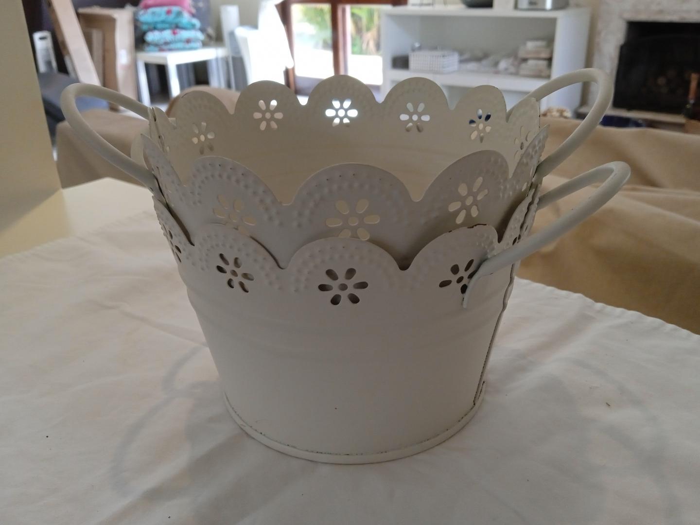 Cachepot Decorativa em Aço Branco 9 cm x 17 cm x 13 cm