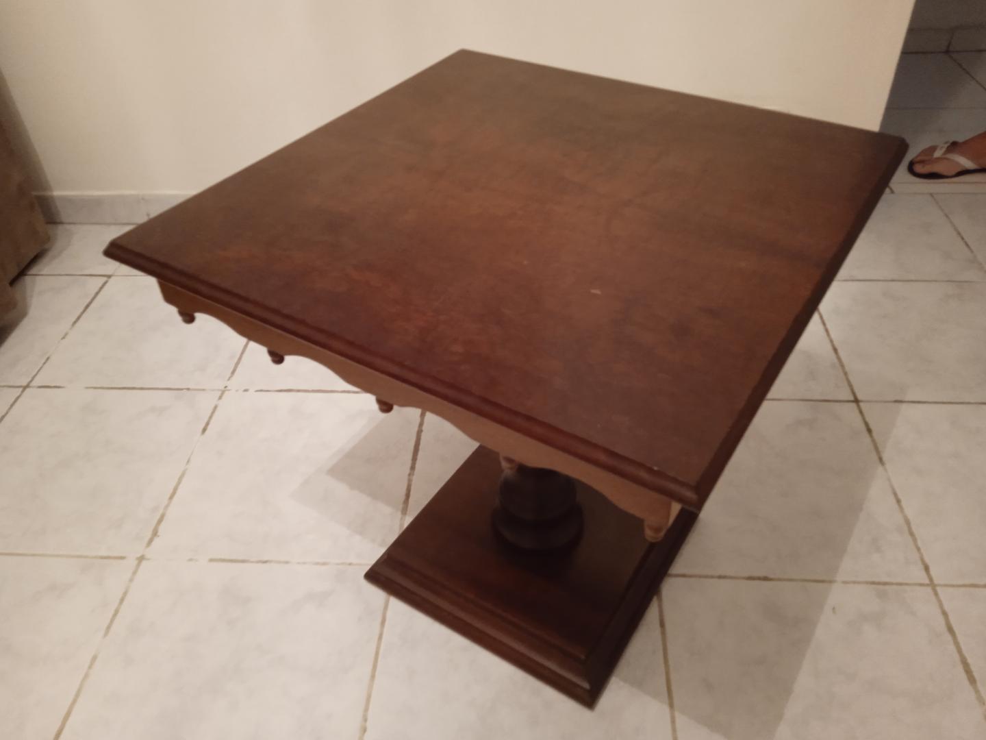 Mesa lateral Antiga quadrada em Madeira Marrom 54 cm x 54 cm x 54 cm