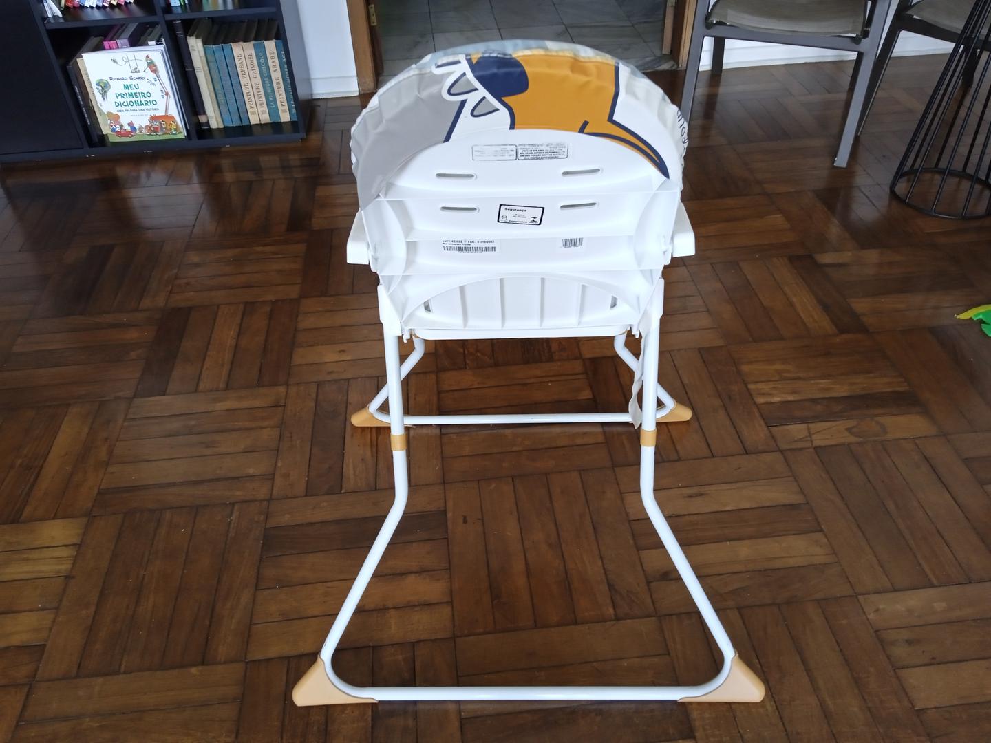 Cadeira de alimentação infantil em Plástico Branco 100 cm x 75 cm x 63 cm