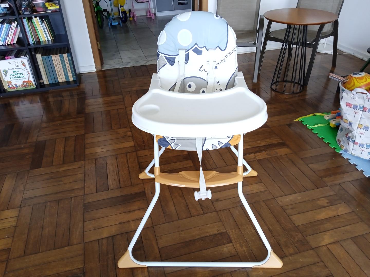 Cadeira de alimentação infantil em Plástico Branco 100 cm x 75 cm x 63 cm