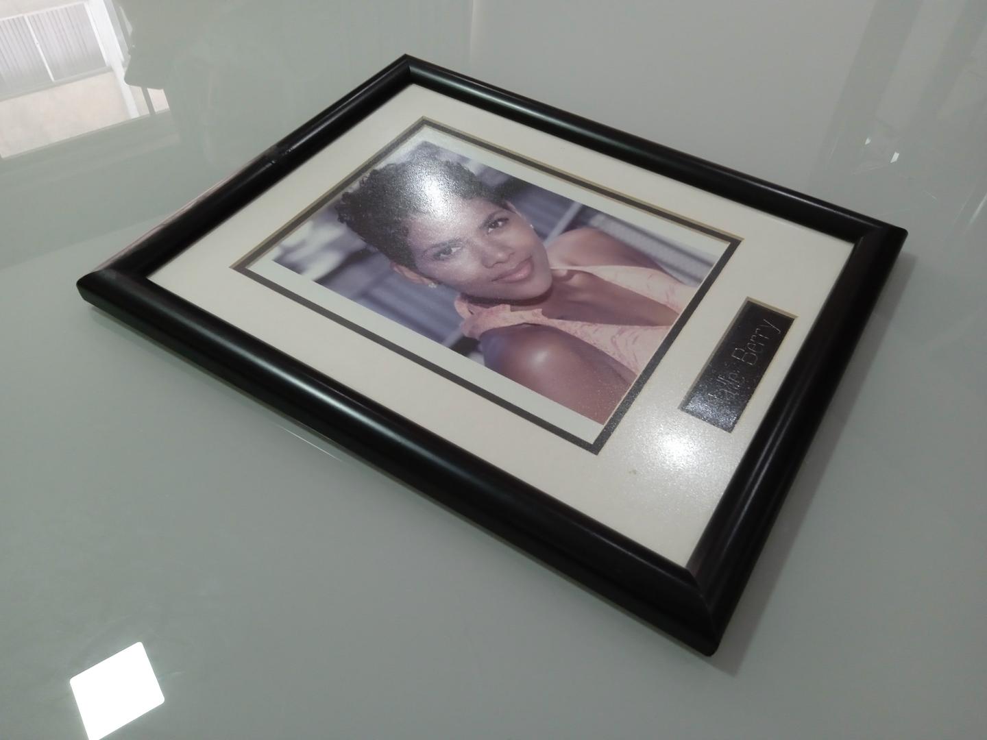 Quadro / Tela / Pintura c/ moldura Halle Berry Arten molduras em MDF / Tela Preto