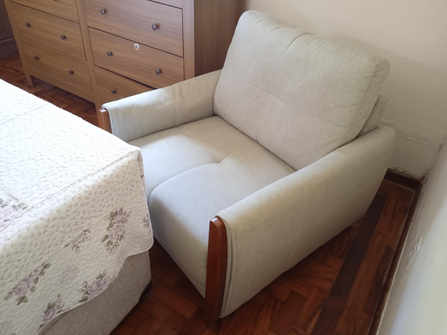 Poltrona estofada fixa c/ braços em Estofado / Tecido Bege 90 cm x 90 cm x 93 cm