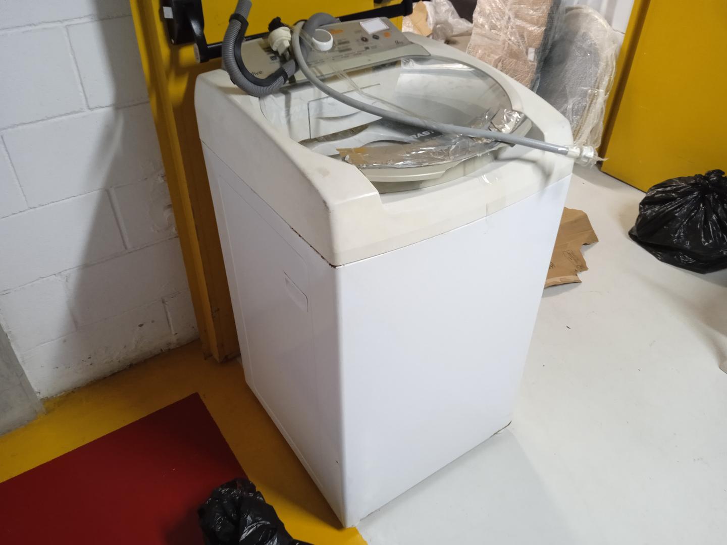 Máquina de lavar roupas 9 Kg Brastemp BWL09BBANA80 em Plástico Branco