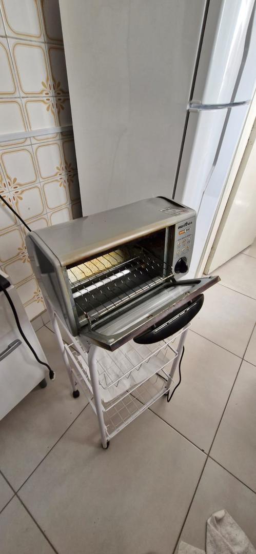 Forno Elétrico Britânia em Aço Cinza 21 cm x 17 cm x 38 cm